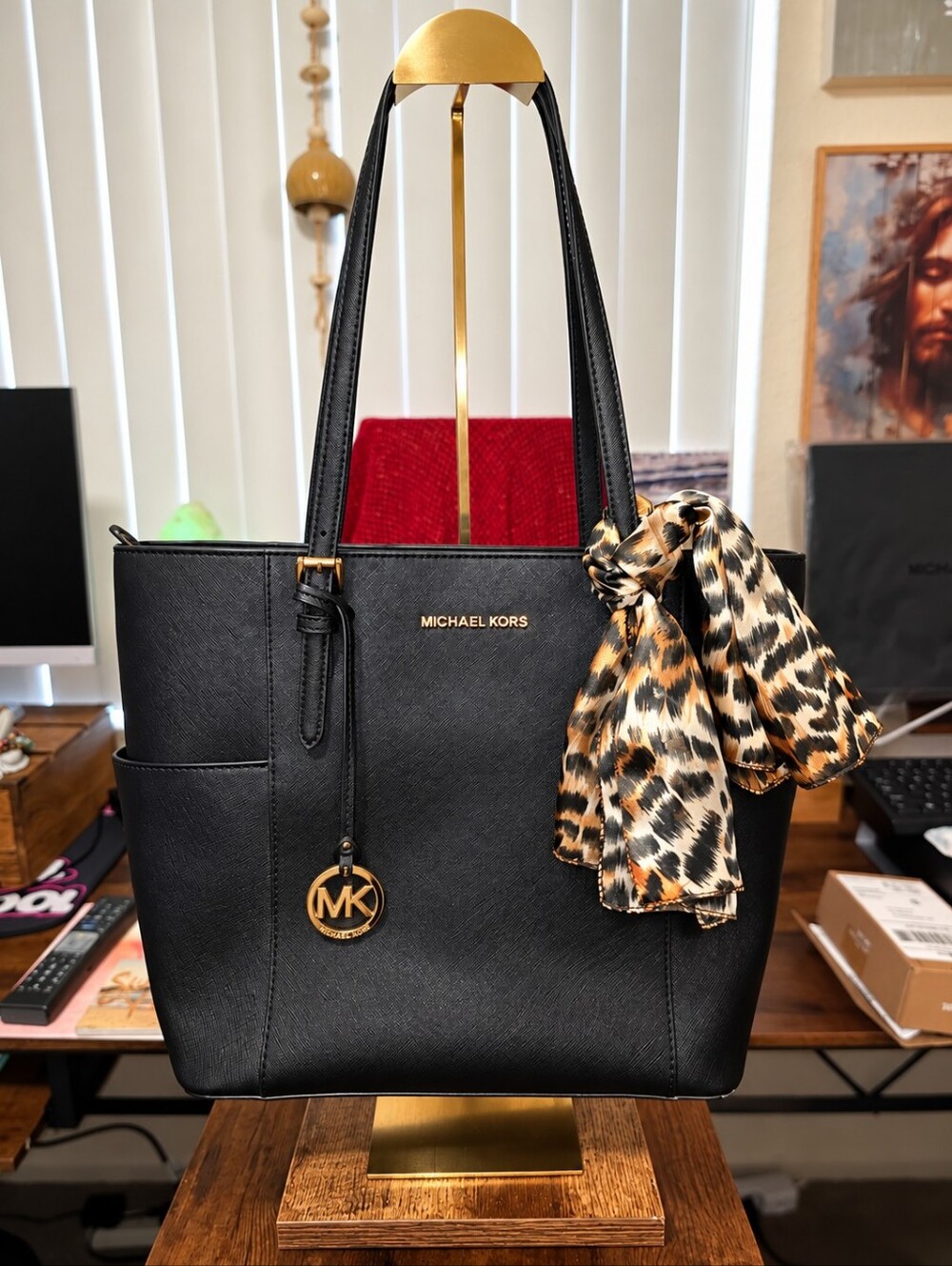 Michael Kors Charlotte Large Saffiano Leather Top Zip Tote NWT